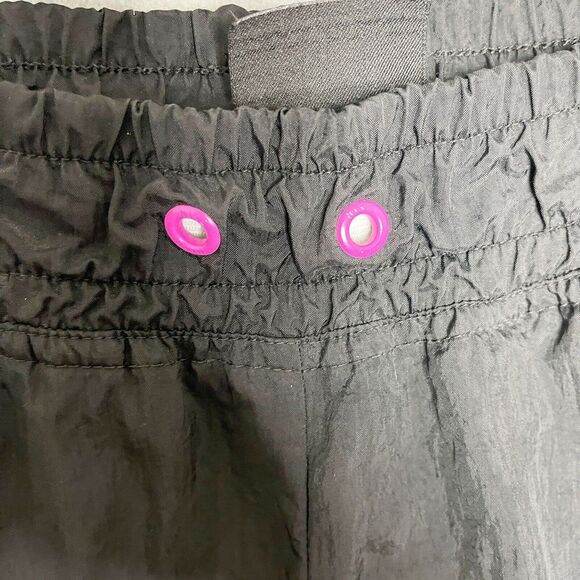 Nike Icon Clash Nylon Cargo Pants Sz Small Loose Fit No Drawstring CV9046 010 - Picture 4 of 7